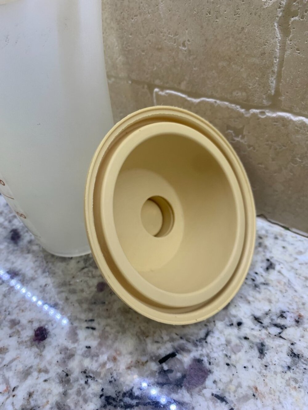 Tupperware Quick Shake Shaker Container 16oz. Blender Mixer Pour 3pc. 844-28 - Picture 5 of 7